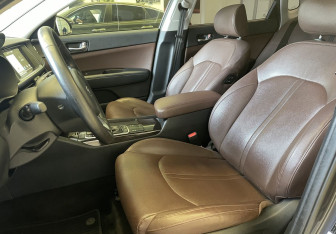 Подержанный автомобиль Kia K5 2017 года (8 фото)