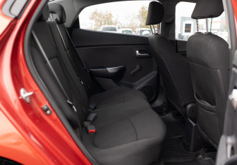 Подержанный автомобиль Kia Rio Sedan 2012 года (17 фото)