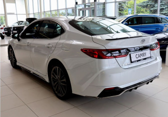 Новый Toyota Camry Sedan 2025 (5 фото)