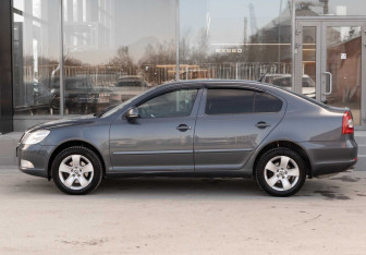 Подержанный автомобиль Skoda Octavia Liftback 2012 года (8 фото)