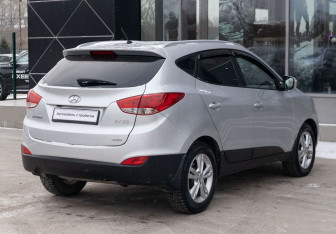 Подержанный автомобиль Hyundai ix35 2012 года (5 фото)