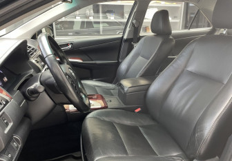 Подержанный автомобиль Toyota Camry Sedan 2013 года (7 фото)