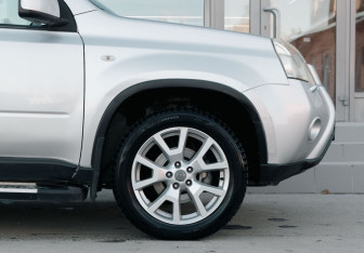 Подержанный автомобиль Nissan X-Trail 2012 года (9 фото)