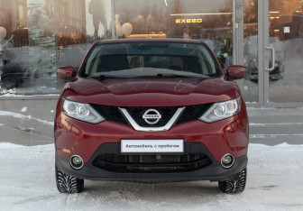Подержанный автомобиль Nissan Qashqai 2014 года (2 фото)