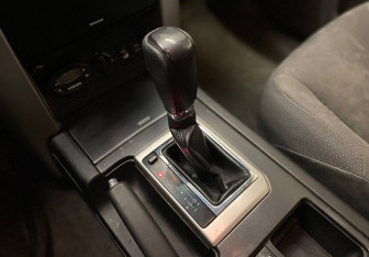 Подержанный автомобиль Toyota Land Cruiser Prado 2011 года (13 фото)