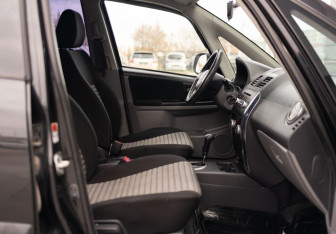 Подержанный автомобиль Suzuki SX4 Hatchback 2012 года (19 фото)