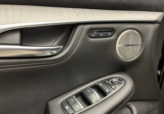 Подержанный автомобиль Infiniti QX50 2018 года (17 фото)