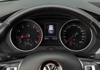 Подержанный автомобиль Volkswagen Tiguan 2017 года (13 фото)