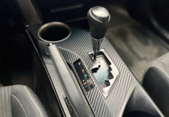 Подержанный автомобиль Toyota RAV4 2013 года (7 фото)