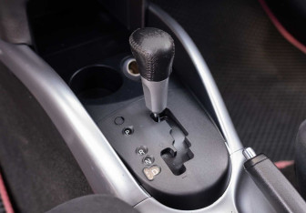 Подержанный автомобиль Mitsubishi Outlander 2007 года (14 фото)