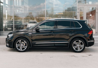 Подержанный автомобиль Volkswagen Tiguan 2017 года (8 фото)