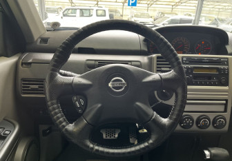 Подержанный автомобиль Nissan X-Trail 2007 года (10 фото)