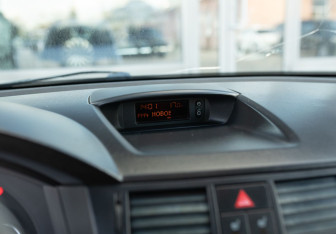 Подержанный автомобиль Opel Meriva 2008 года (15 фото)