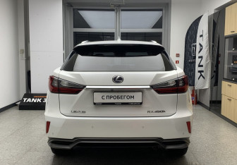 Подержанный автомобиль Lexus RX 2019 года (5 фото)