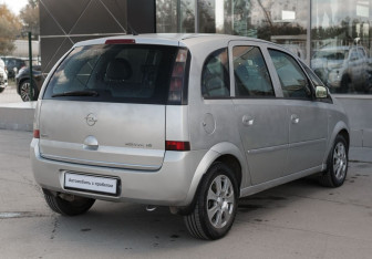 Подержанный автомобиль Opel Meriva 2008 года (5 фото)
