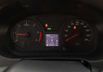 Подержанный автомобиль УАЗ Patriot 2017 года (12 фото)