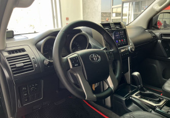 Подержанный автомобиль Toyota Land Cruiser Prado 2011 года (7 фото)