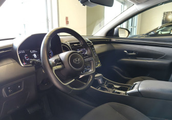 Подержанный автомобиль Hyundai Tucson 2022 года (7 фото)