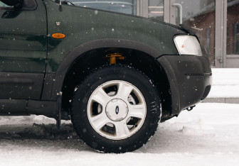 Подержанный автомобиль Ford Maverick 2002 года (9 фото)