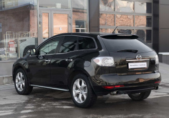 Подержанный автомобиль Mazda CX-7 2011 года (7 фото)