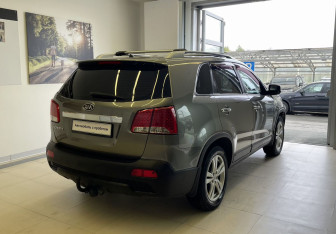 Подержанный автомобиль Kia Sorento 2012 года (4 фото)