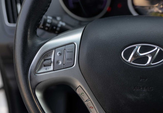 Подержанный автомобиль Hyundai ix35 2012 года (11 фото)