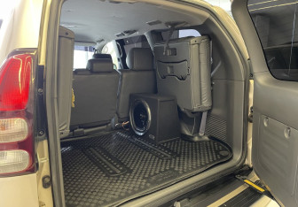 Подержанный автомобиль Toyota Land Cruiser Prado 2008 года (10 фото)