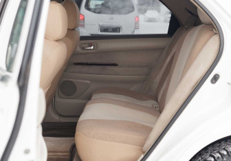 Подержанный автомобиль Toyota Vista Wagon 2000 года (16 фото)