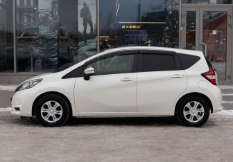 Подержанный автомобиль Nissan Note 2020 года (8 фото)