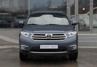 Подержанный автомобиль Toyota Highlander 2011 года (2 фото)