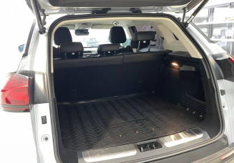 Подержанный автомобиль Geely Atlas Pro 2023 года (10 фото)