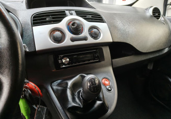Подержанный автомобиль Renault Kangoo 2012 года (8 фото)