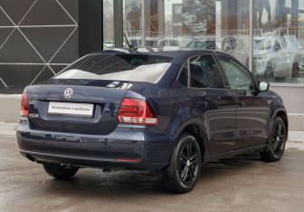 Подержанный автомобиль Volkswagen Polo Sedan 2017 года (5 фото)