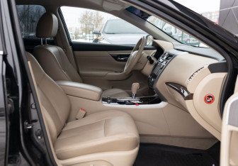 Подержанный автомобиль Nissan Teana 2014 года (21 фото)