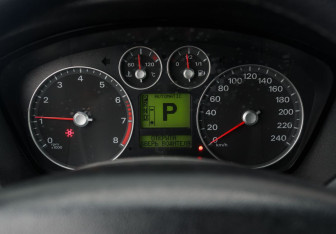 Подержанный автомобиль Ford Focus Sedan 2007 года (13 фото)