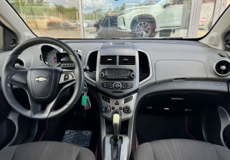 Подержанный автомобиль Chevrolet Aveo Sedan 2012 года (11 фото)