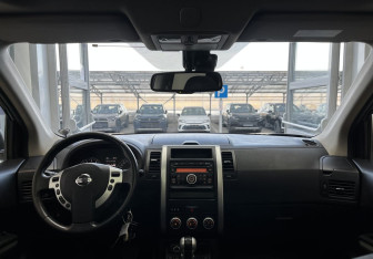 Подержанный автомобиль Nissan X-Trail 2012 года (9 фото)