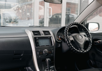 Подержанный автомобиль Toyota Corolla Wagon 2007 года (10 фото)