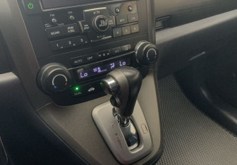 Подержанный автомобиль Honda CR-V 2011 года (12 фото)