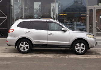 Подержанный автомобиль Hyundai Santa Fe 2007 года (4 фото)