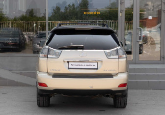 Подержанный автомобиль Lexus RX 2005 года (6 фото)