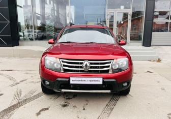 Подержанный автомобиль Renault Duster 2014 года (2 фото)