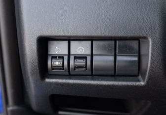 Подержанный автомобиль Mazda 3 Sedan 2006 года (18 фото)