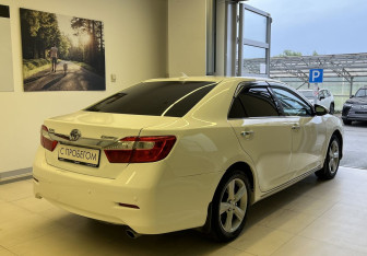 Подержанный автомобиль Toyota Camry Sedan 2013 года (4 фото)