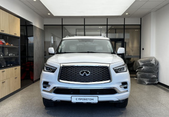 Подержанный автомобиль Infiniti QX80 2018 года (2 фото)