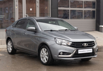 Подержанный автомобиль LADA (ВАЗ) Vesta Sedan 2021 года (3 фото)