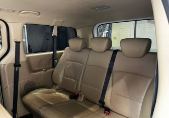 Подержанный автомобиль Hyundai H-1 2021 года (15 фото)