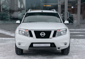 Подержанный автомобиль Nissan Terrano 2019 года (2 фото)
