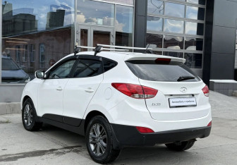 Подержанный автомобиль Hyundai ix35 2013 года (7 фото)