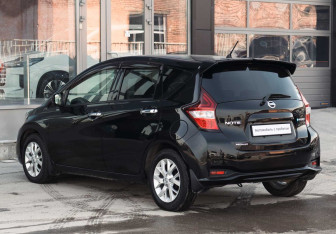 Подержанный автомобиль Nissan Note 2017 года (7 фото)
